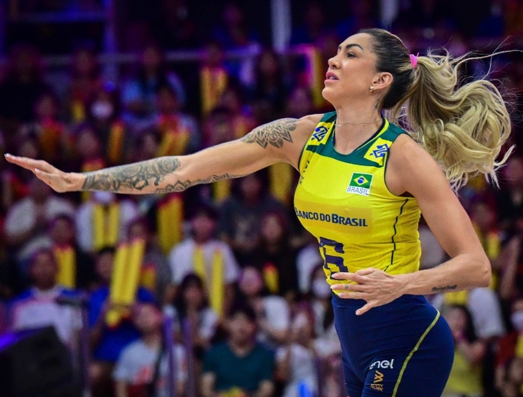 巴西女足队员在冠军赛中力压对手