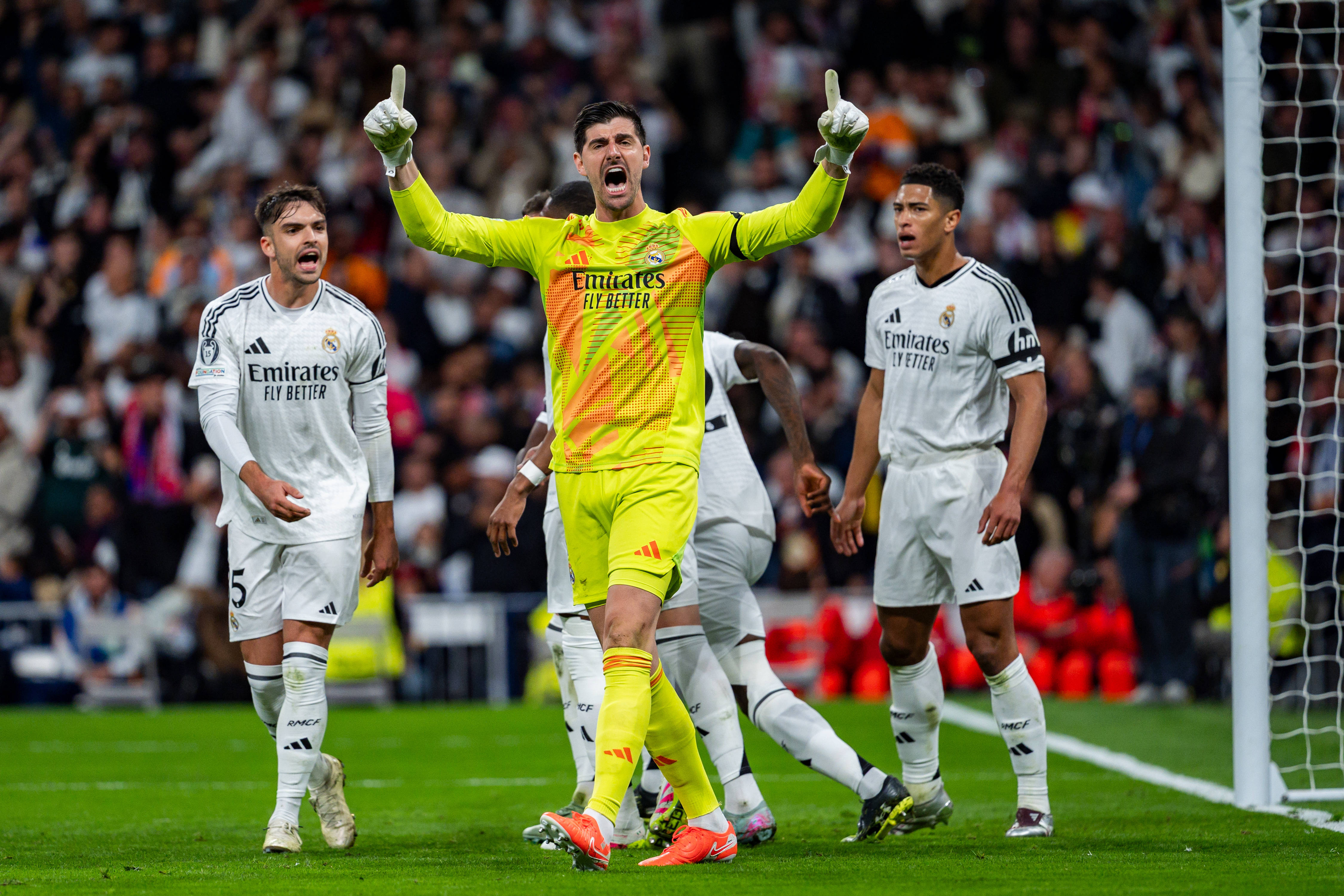 包含阿贾克斯大胜皇马，晋级欧冠半决赛乘风破浪的词条